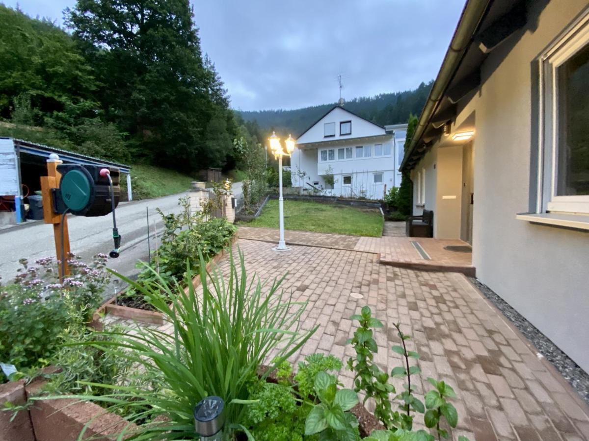 Ferienwohnung Zur Bierliebe - Mit Toller Aussicht Im Herzen Des Schwarzwaldes Hornberg Buitenkant foto